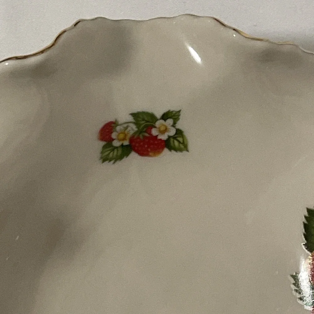 Vintage Strawberry Design Dixon Art Studio 22kt Gold Rimmed Candy Trinket Dish